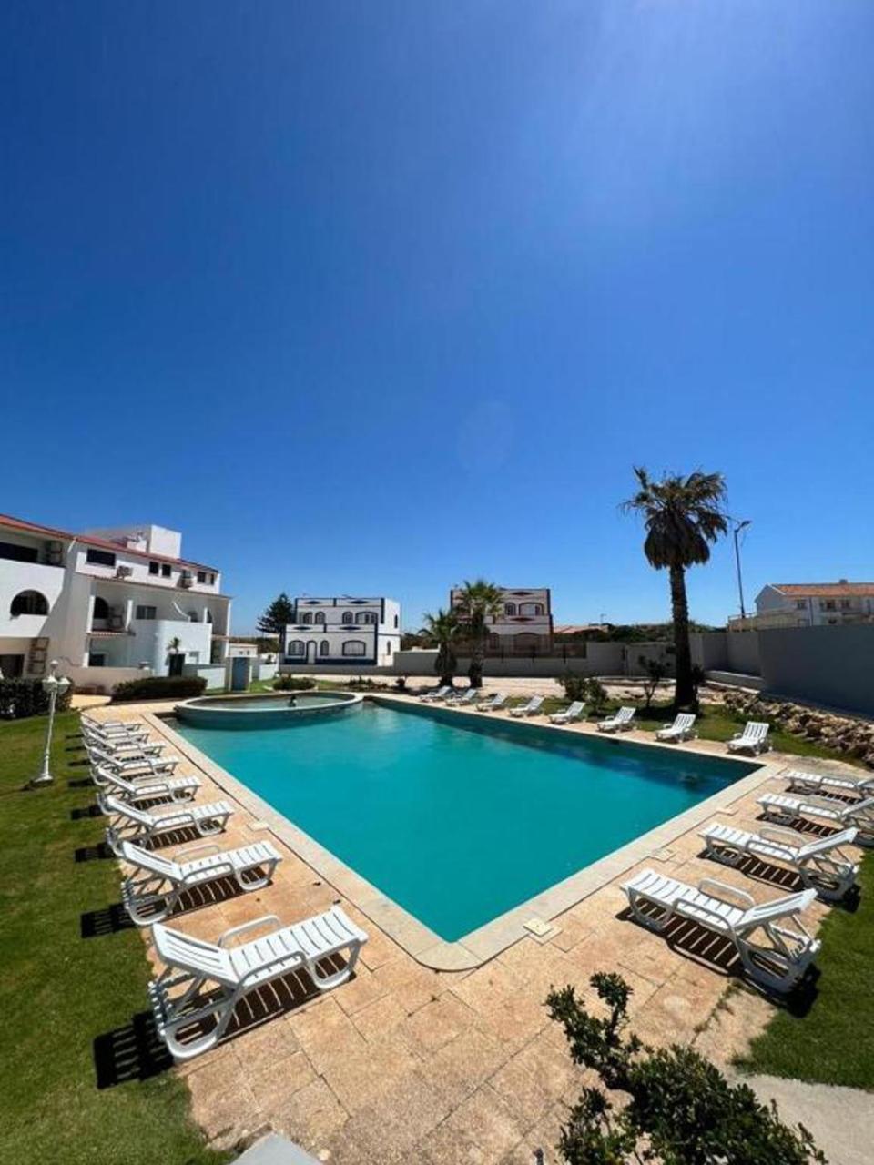 Mareta Beach Oasis: Poolside Retreat Steps from Shore Sagres Exterior photo
